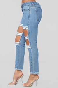 Keep Up Appearances Boyfriend Jeans - Medium Blue Wash